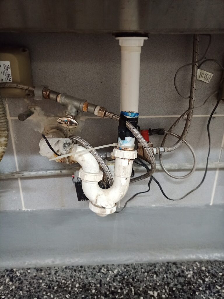 1043 rc servicios plomeria y electricidad 768x1024