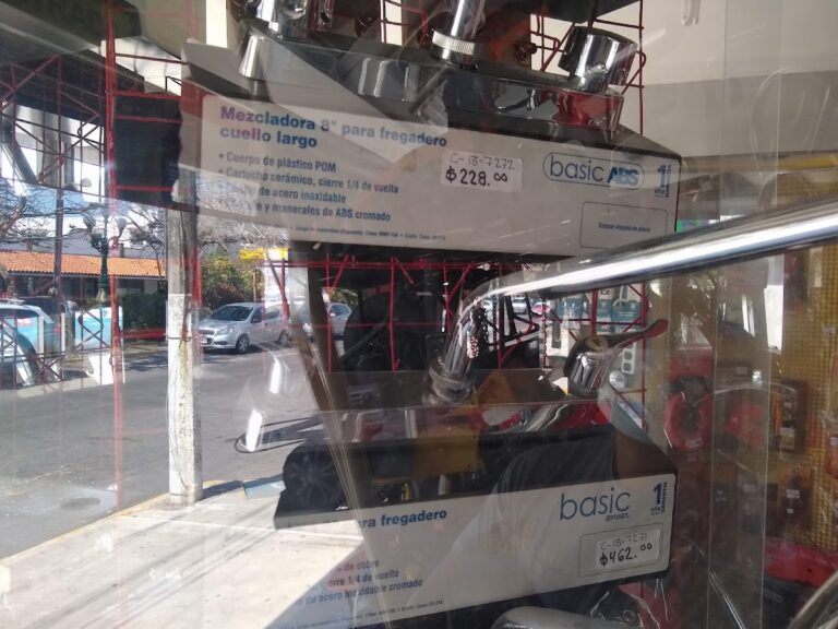 10986 ferreteria el martillo 768x576