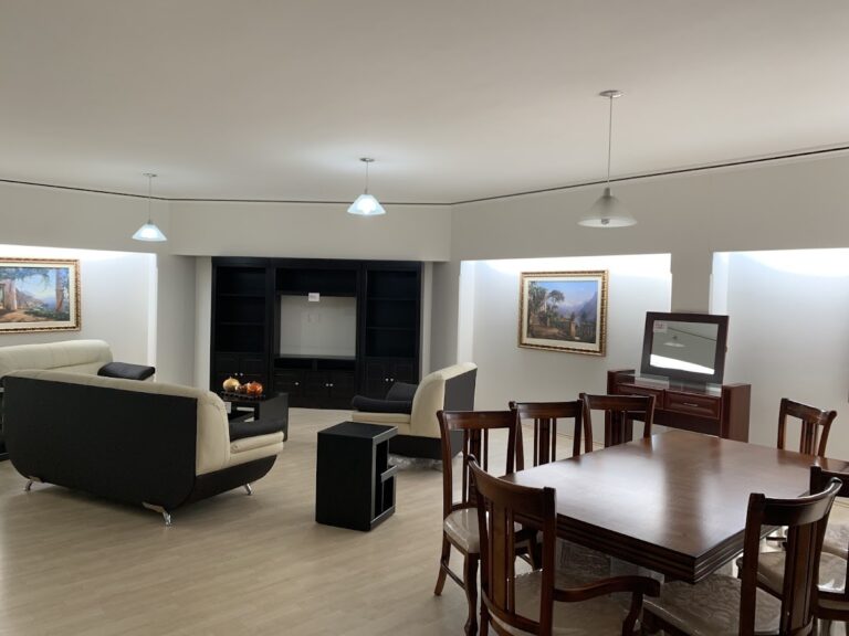 11214 muebles lois 768x576