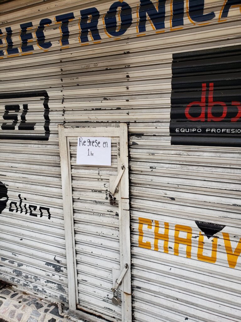 12015 electronica uno 768x1024