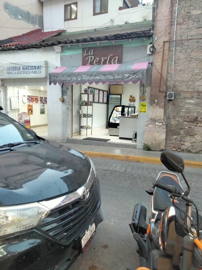 12221 pasteleria la perla 768x1024