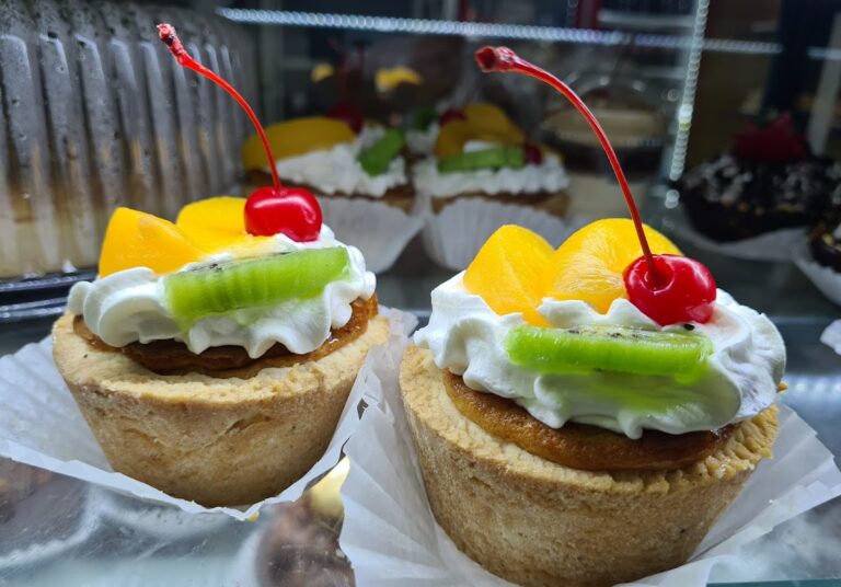 12465 panaderia correcaminos 768x536