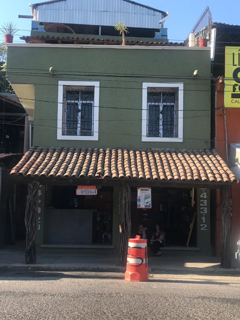 1309 electrica y servicios de ixtapa 768x1024