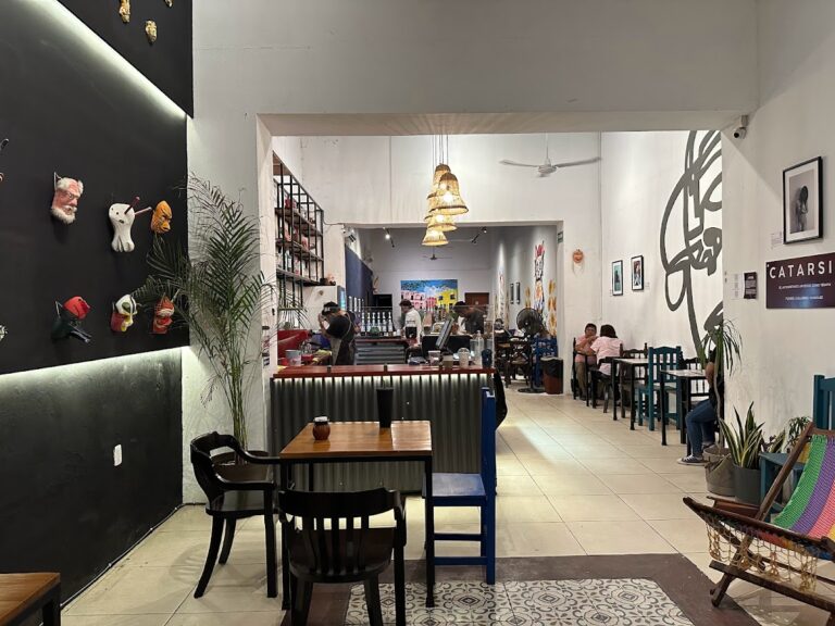 13129 cafe galeria la casa de las mascaras 768x576