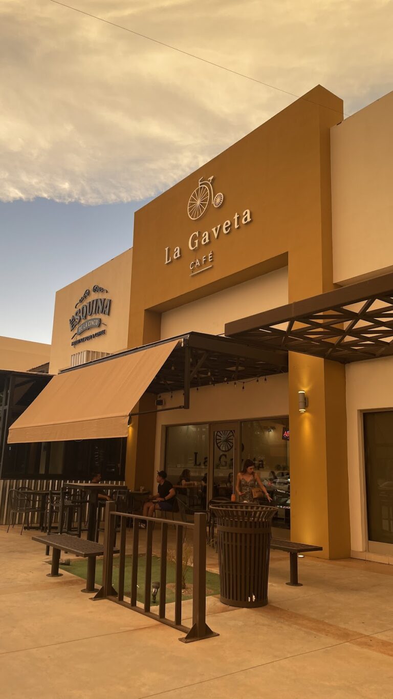 13496 la gaveta cafe 768x1365