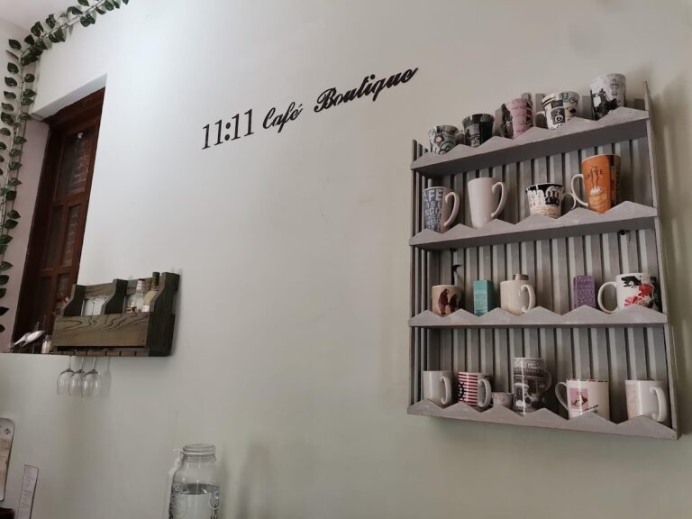 13522 1111 cafe boutique 768x576