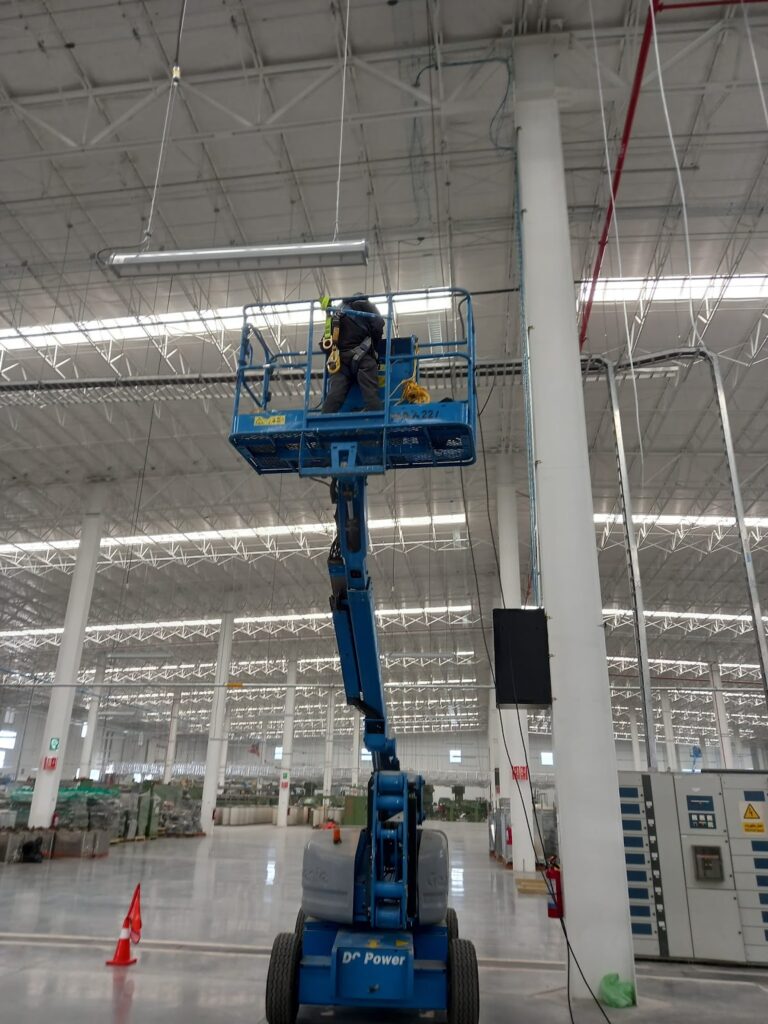 1356 electricista las 24hrs 768x1024