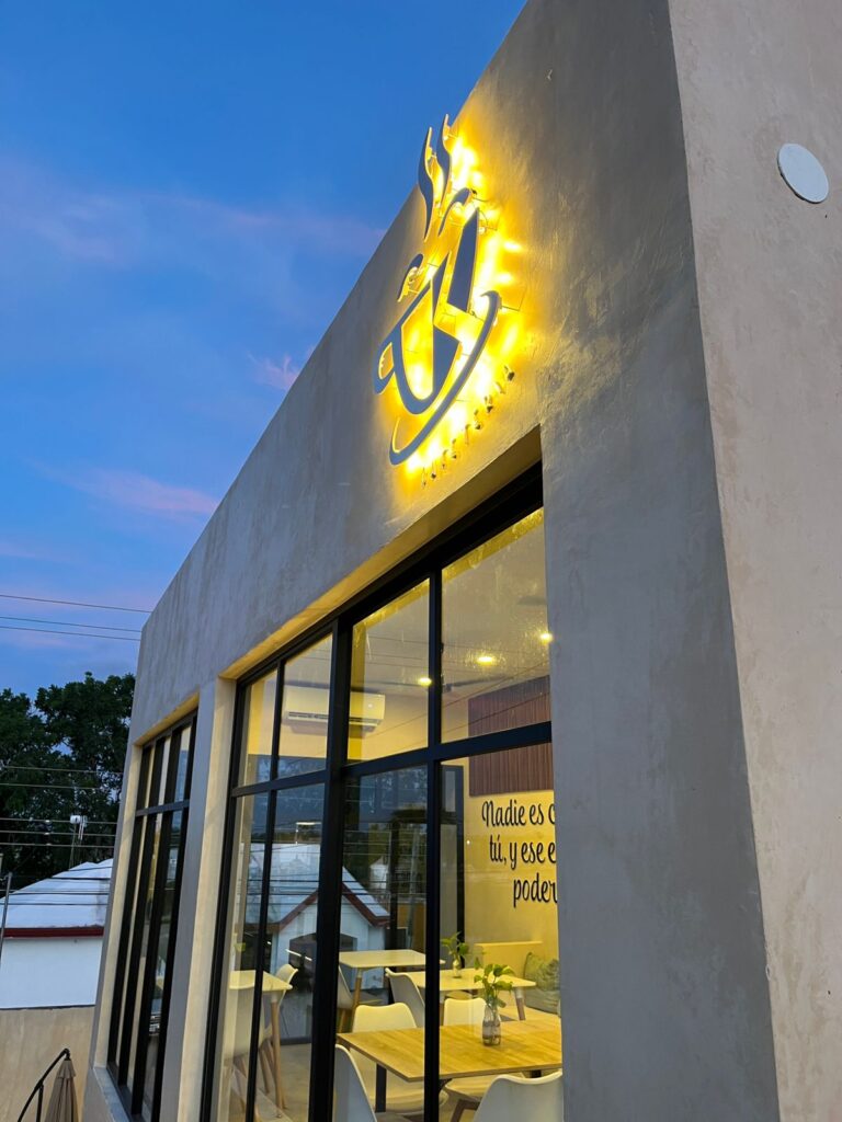 13604 jk cafeteria 768x1024