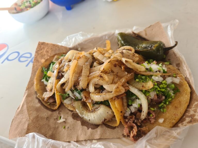14036 taqueria cuates 768x576