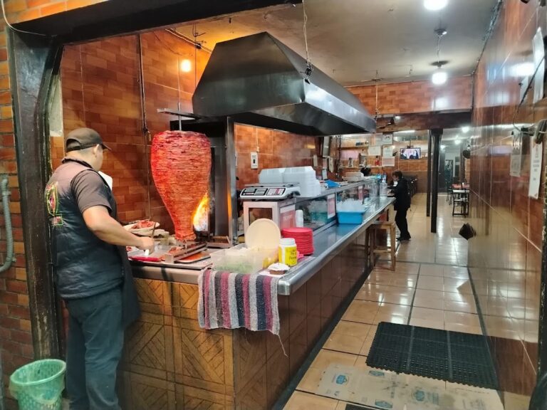 14122 taqueria santos carranza 768x576