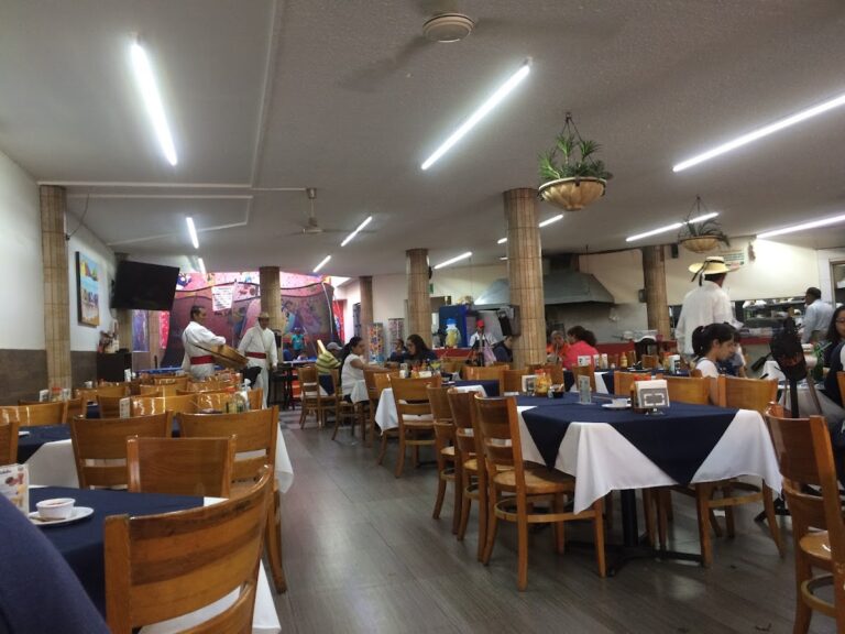 14352 restaurante mariscos el chato 768x576