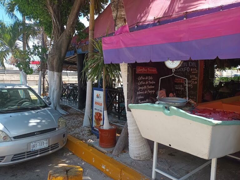 14488 el oasis mariscos playa del carmen 768x576