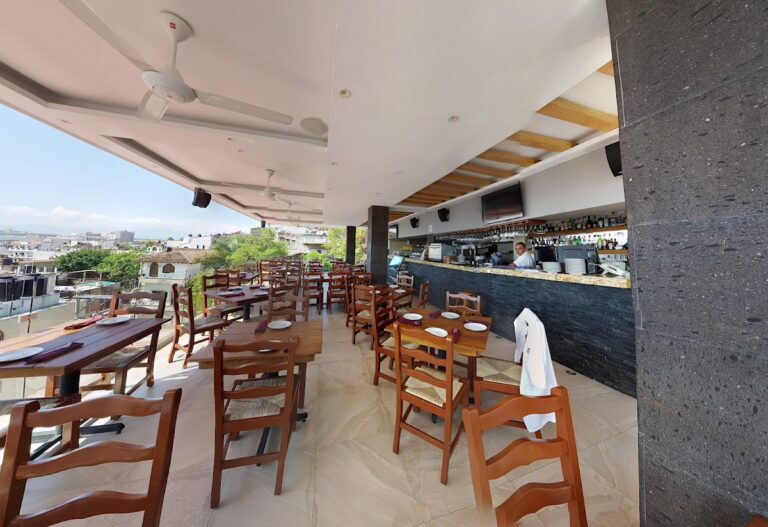 14812 restaurante barcelona tapas puerto vallarta 768x527