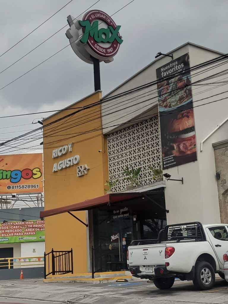 14886 el lugar de max 768x1023