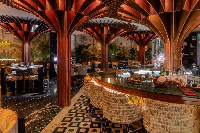 15060 restaurante emplumado 768x513