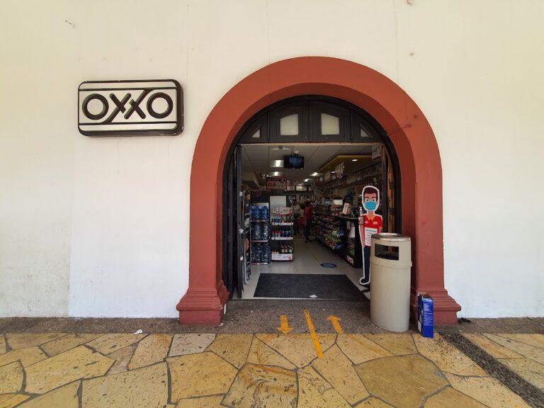 15623 oxxo portales 768x576