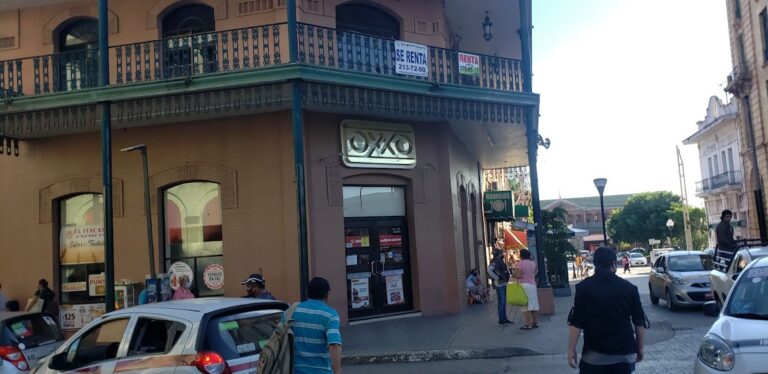 16035 oxxo plaza tampico 768x374
