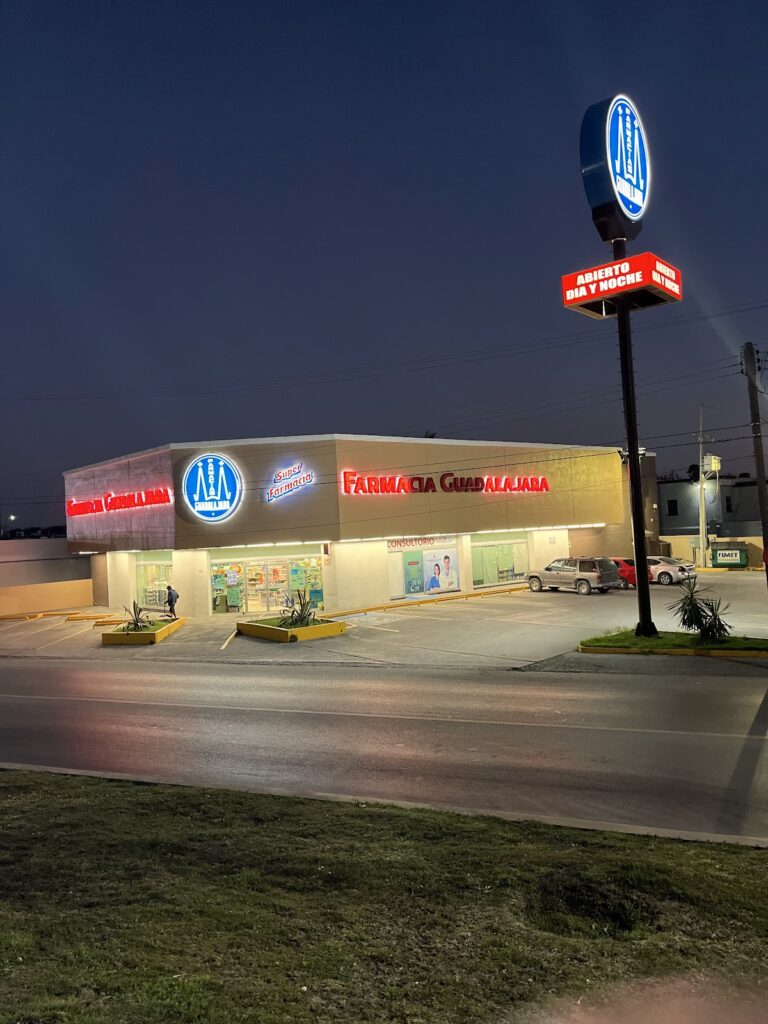 16503 farmacias guadalajara modelo 768x1024