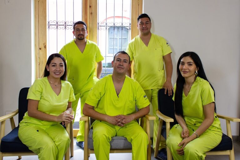 17195 salud oral dentista especialistas en implantes endodoncia protesis ortodoncia periodoncia cirugia bucal 768x512