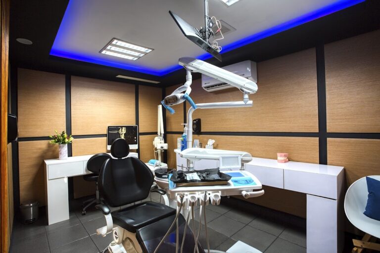 17371 boca oficina dental 768x512