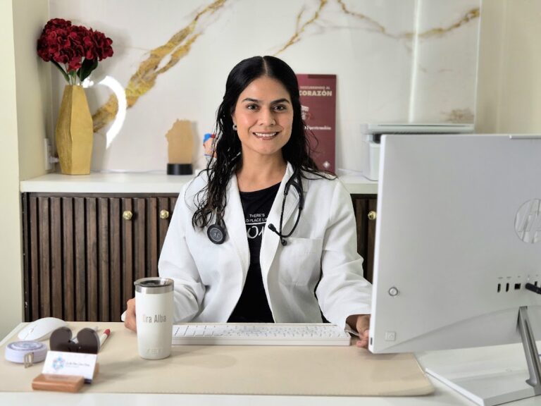 1739 dra. alba cardona 8211 internista 768x576