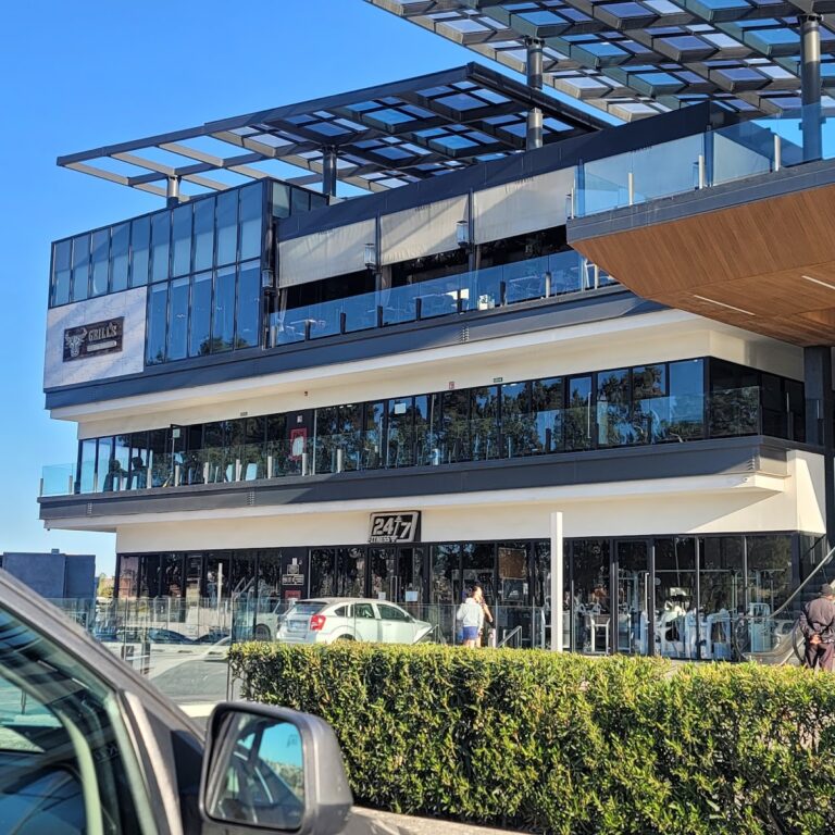 18111 247 fitness paseo del rio 768x768