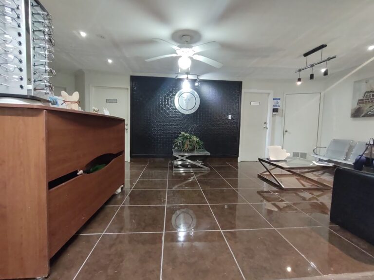 1838 clinica lupita 768x575