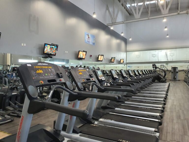 18566 sports world hermosillo 768x576