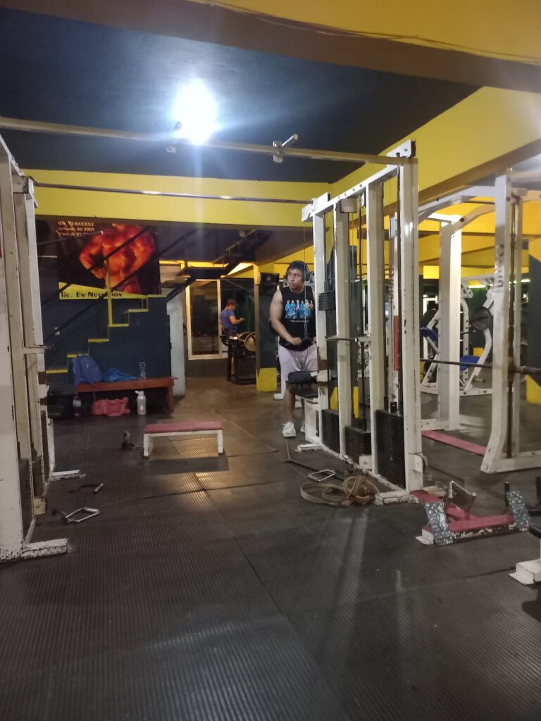 18572 poza rica gym 768x1024