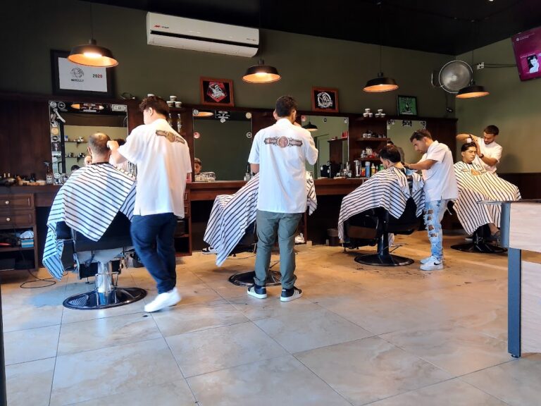 19528 the classic barberia y salon 768x576