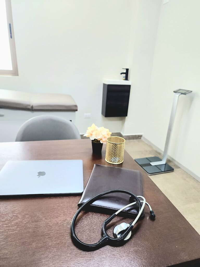 2108 dr. galdino hernandez 8211 endocrinologo 768x1024