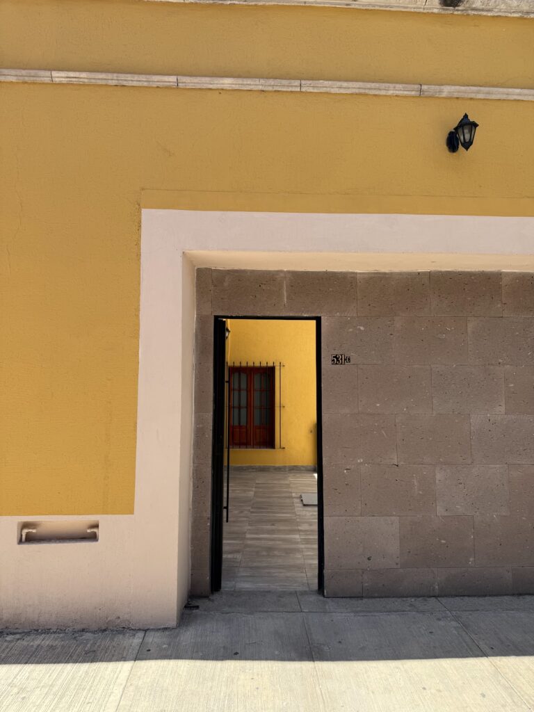 26146 agencia de viajes acostrip 768x1024