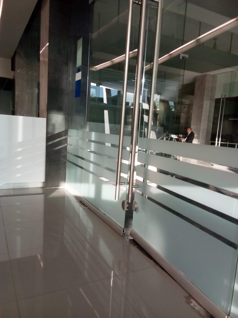 26677 axa seguros y fianzas 768x1024