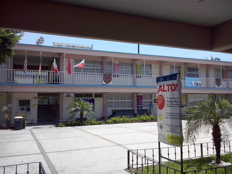 28405 centro de estudio de idiomas mazatlan 768x576