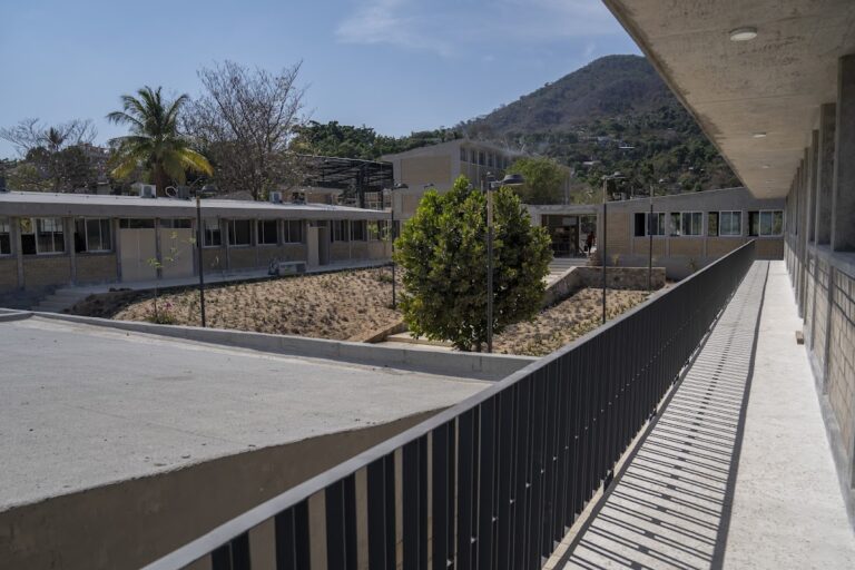 30385 escuela secundaria tecnica acapulco diamante 768x512