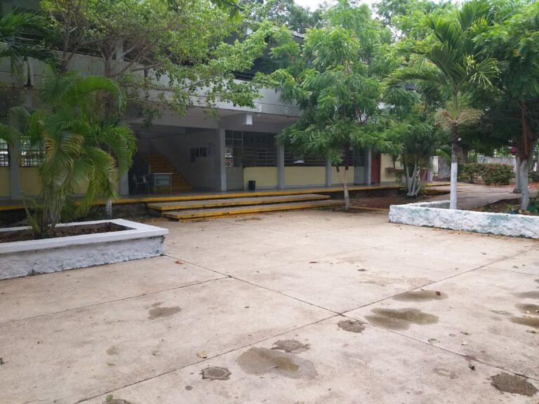30601 escuela secundaria othon p. blanco valentin gomez farias 768x576