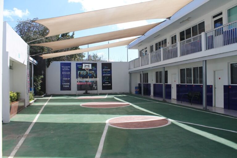 30711 colegio yucatan plantel secundaria preparatoria 768x512