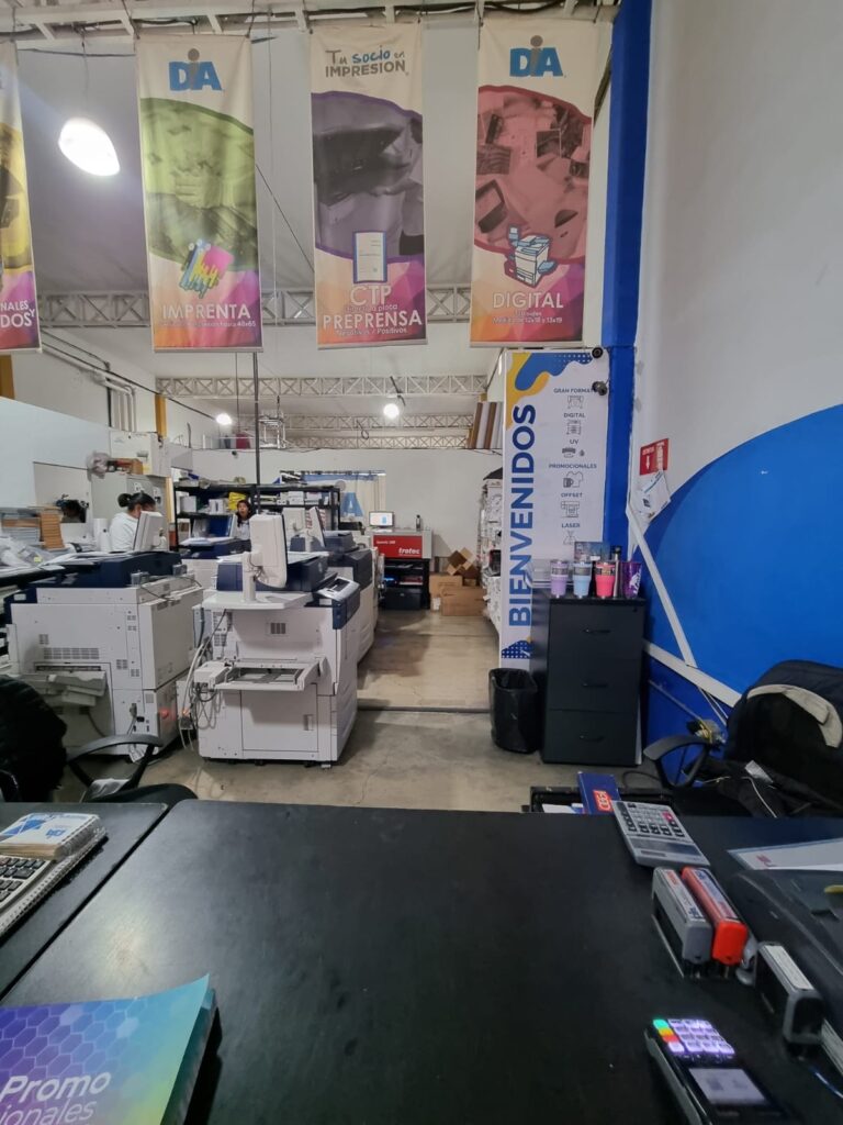 32508 dia tu socio en impresion 768x1024