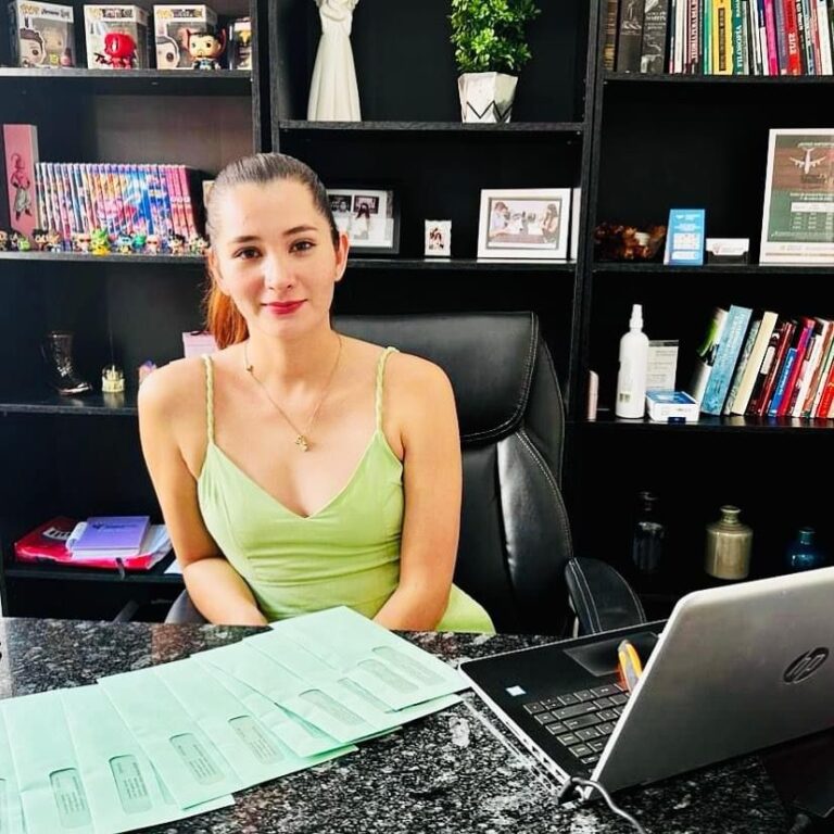 36698 abogada de migracion imelda rivera 768x768