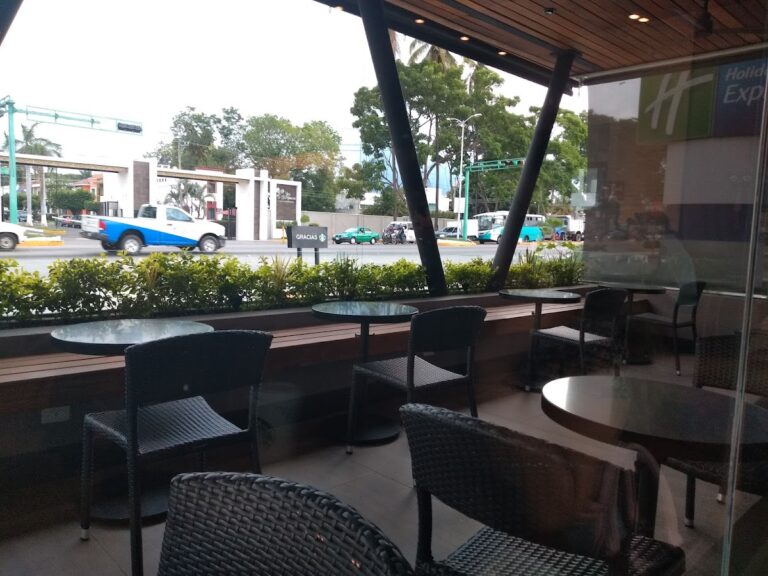 39033 starbucks tapachula dt 768x576