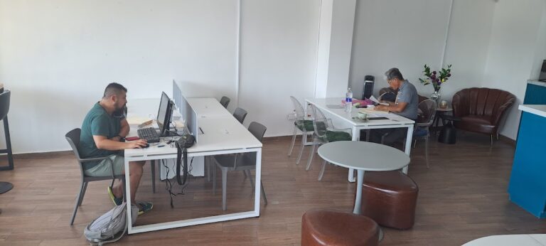 39117 naho co working coffe 768x346
