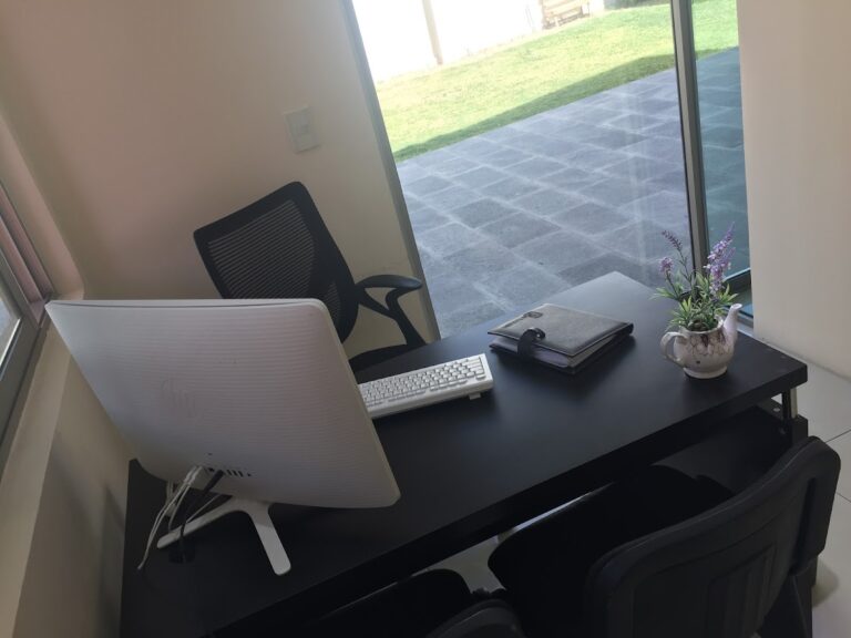 39168 centro de negocios lagos 768x576