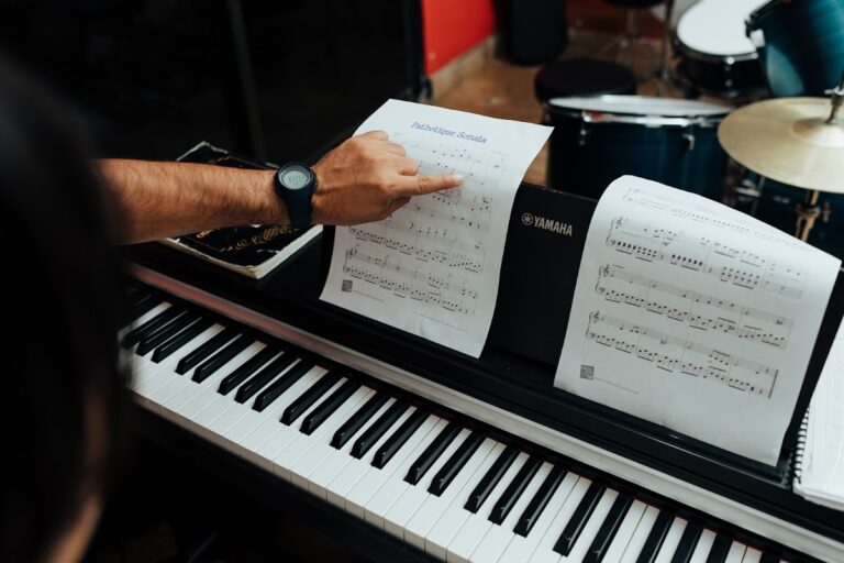 41289 eiffel escuela de artes 768x512