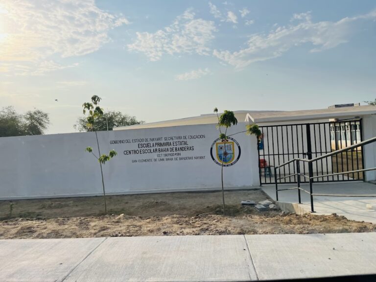 41481 centro escolar bahia de banderas 768x576