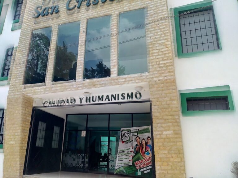 42256 universidad san cristobal 768x576