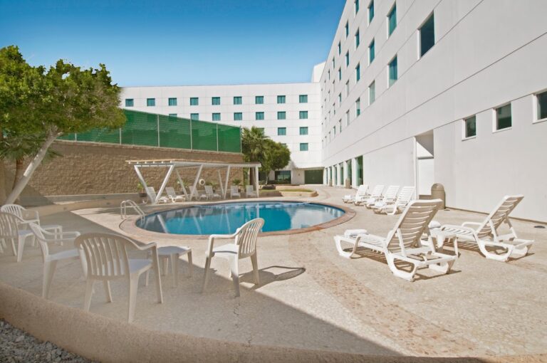 43026 fiesta inn mexicali 768x510