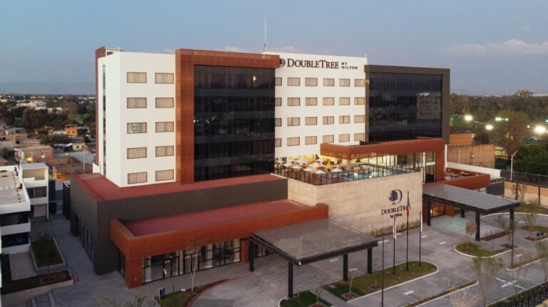 43129 doubletree by hilton celaya 768x431