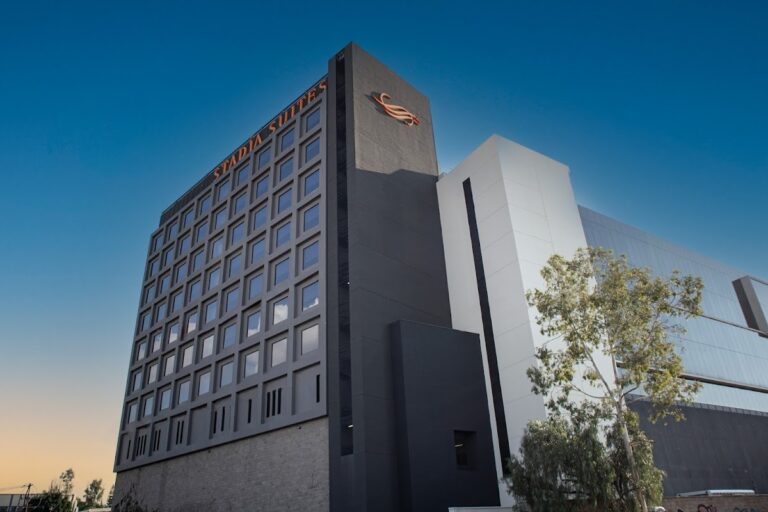 43329 stadia suites queretaro centro historico 768x512