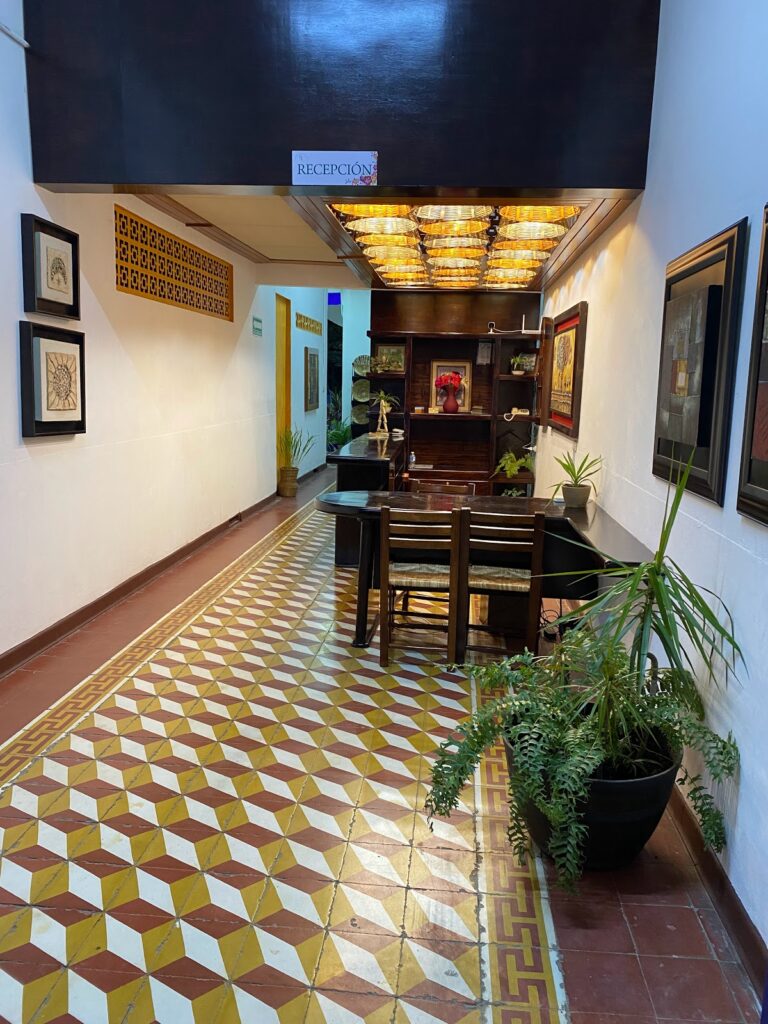 43555 hostal la casa de esperanza 768x1024