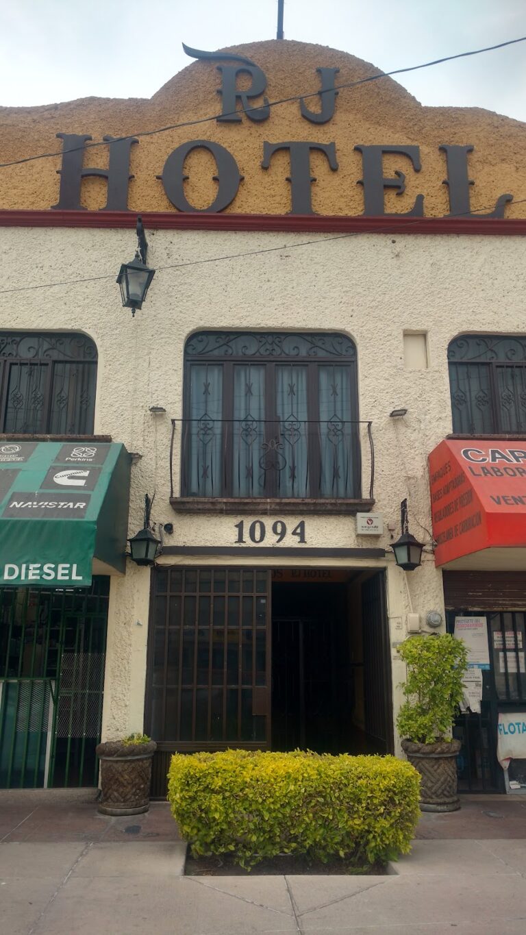 43632 hotel sauces celaya 768x1365